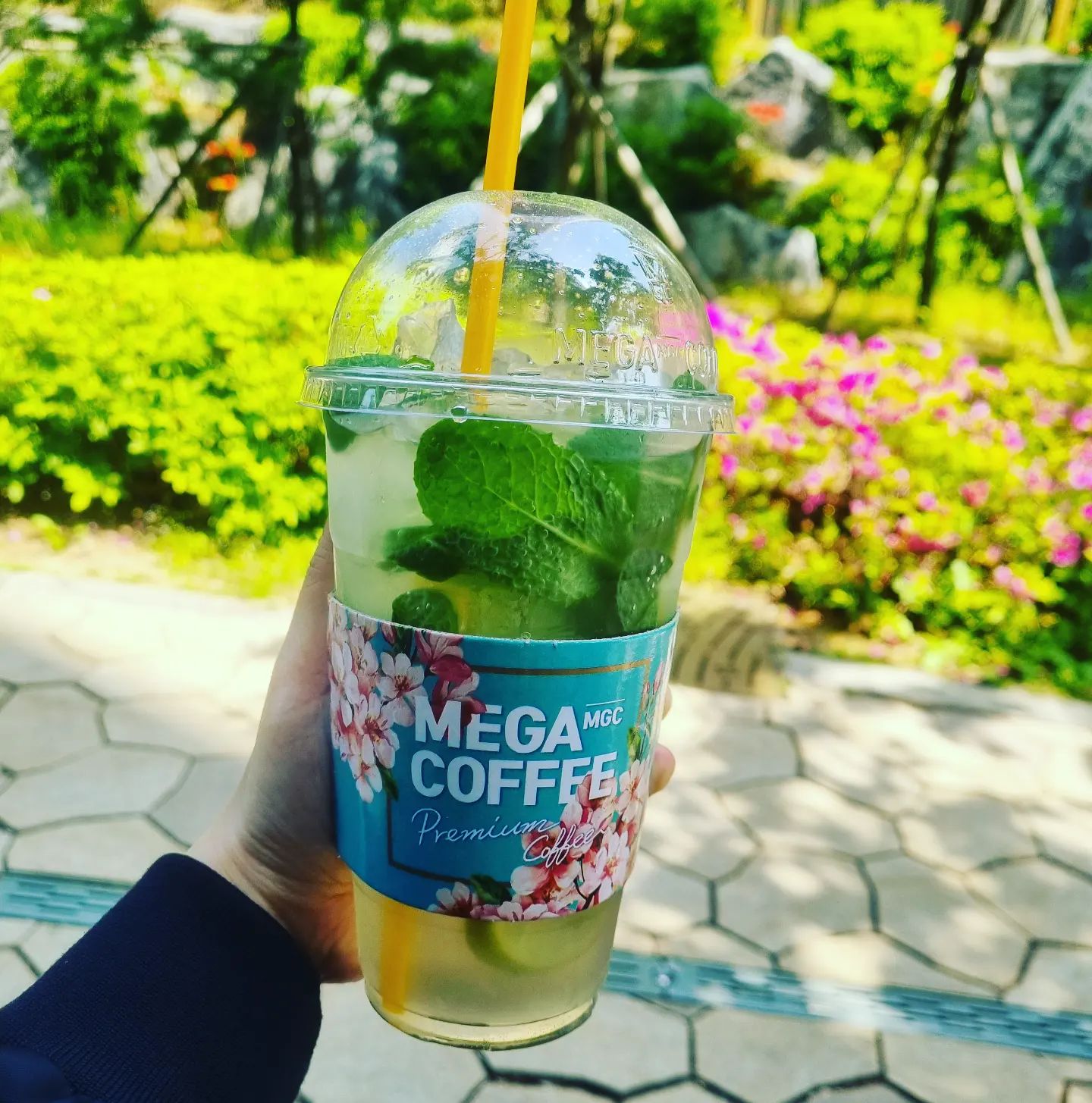 상큼하게 #라임모히또 #에이드 #한잔 #메가커피