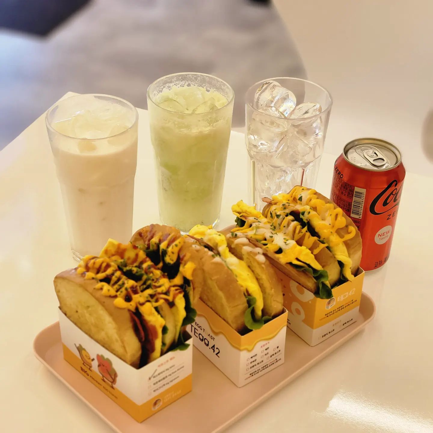 #푸른연못

토스트 만만하게 봤는데 너무 맛있어서 피드에 박제 까지 하는 주접을 부리고 있네요😅
이거  진짜 빵이 예술👍👍

#푸드스타그램 #음식스타그램 #인스타푸드 #온더테이블 #instafood #맛집그램 #꿀맛 #맛스타그램 #한끼식사 #테그42 #쯔양토스트 #테그42쯔양 #먹팔 #쯔양보고있나 #내몸무게의10퍼센트는 #쯔양책임 #쯔양해명하라