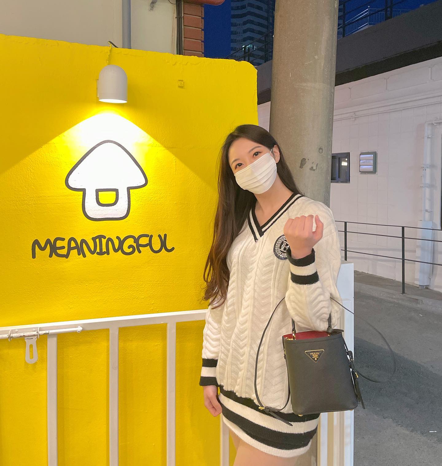 💛
밤에도 예쁜 노랑노랑 
#미닝풀