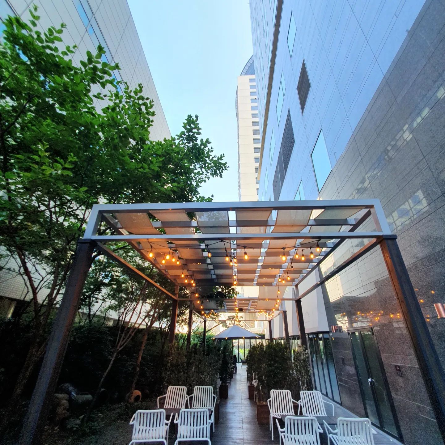 도심 속 여유의 공간 ⛱️
LE FOUR DORÉ
#르푸도레 #삼성동카페 #강남테라스카페