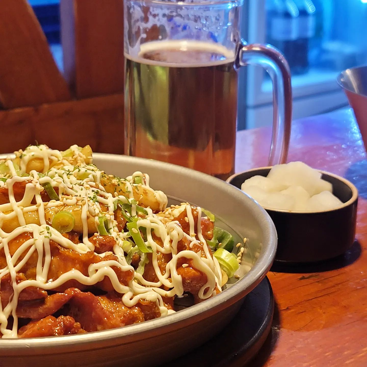 퇴근하고 다비랑 맥주 🍺 

🐕 강아지랑 맥주 마실 수 있는 곳이 
생각보다 적다아ㅠㅠ
