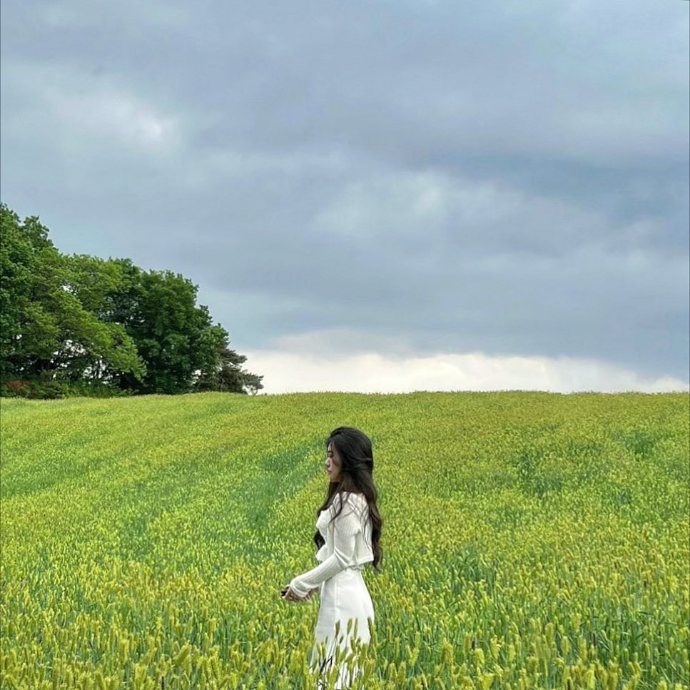 청🌾밭
벌레나올까봐 한껏 움츠린 몸😣
.
.
.
#당진카페 #카페피어라 #충남카페 #대형카페 #소통 #좋반 #당진여행 #청보리밭 #일상 #데일리룩코디 #패션 #좋반 #좋테 #좋아요반사 #인스타라이크 #팔로우 #국내여행 #dailylook #ootd #fashion #instalike #lfl #likeforlikes #l4likes #instafollow #fashionstyle #instagramers #followｍe #follow4like #instaphoto #photoshoot
