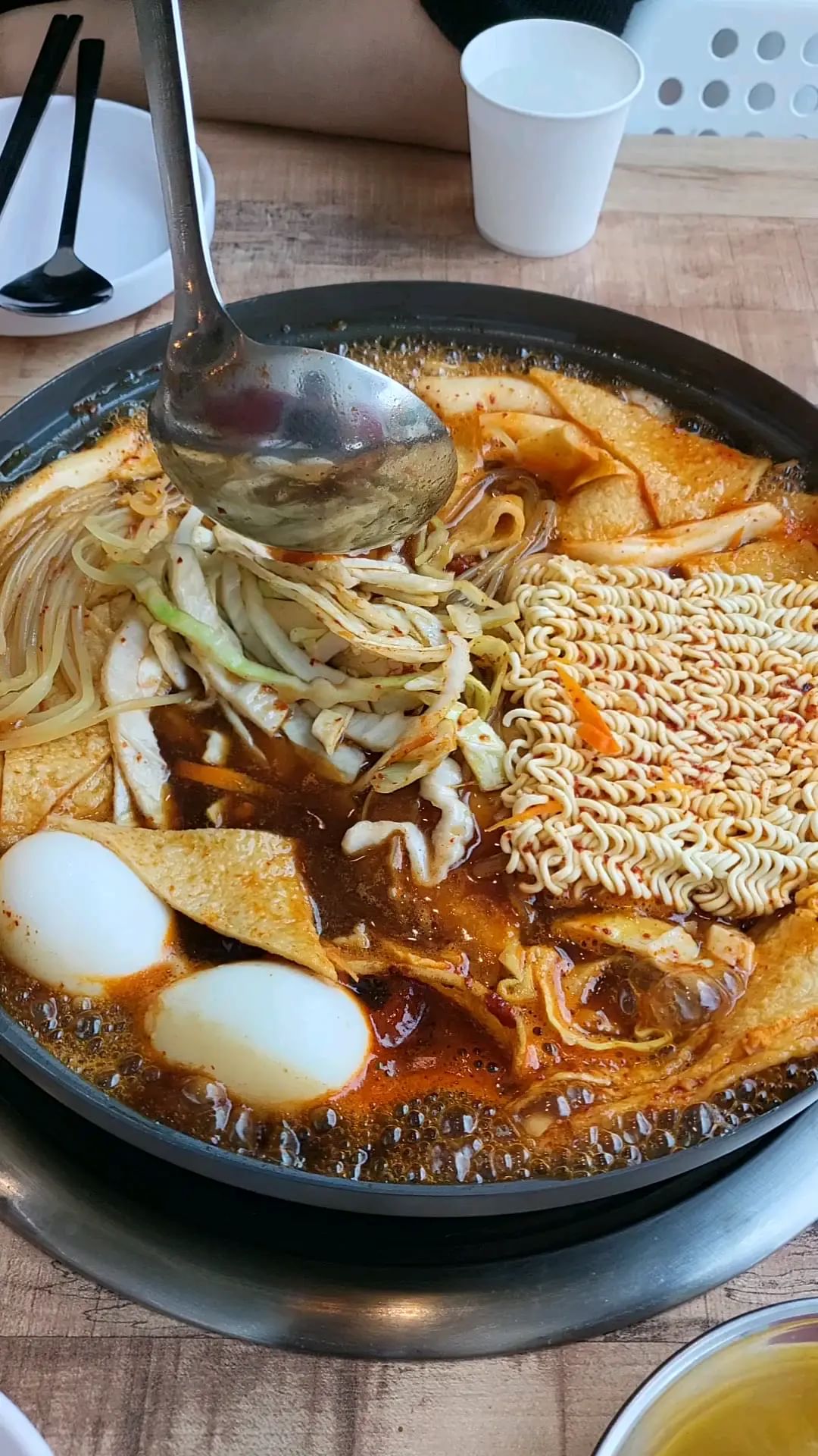 < #은사즉석떡볶이 #은사즉석떡볶이답십리점 >
#체험단 #체험단후기
너무 맛있었던 떡볶이와 볶음밥까지
처음부터 마지막까지 완벽...💖

#먹스타그램 #먹스타 #좋아요반사 #좋반 #릴스타그램 #떡볶이 #분식 #즉석떡볶이 #먹방 #답십리맛집 #떡볶이맛집