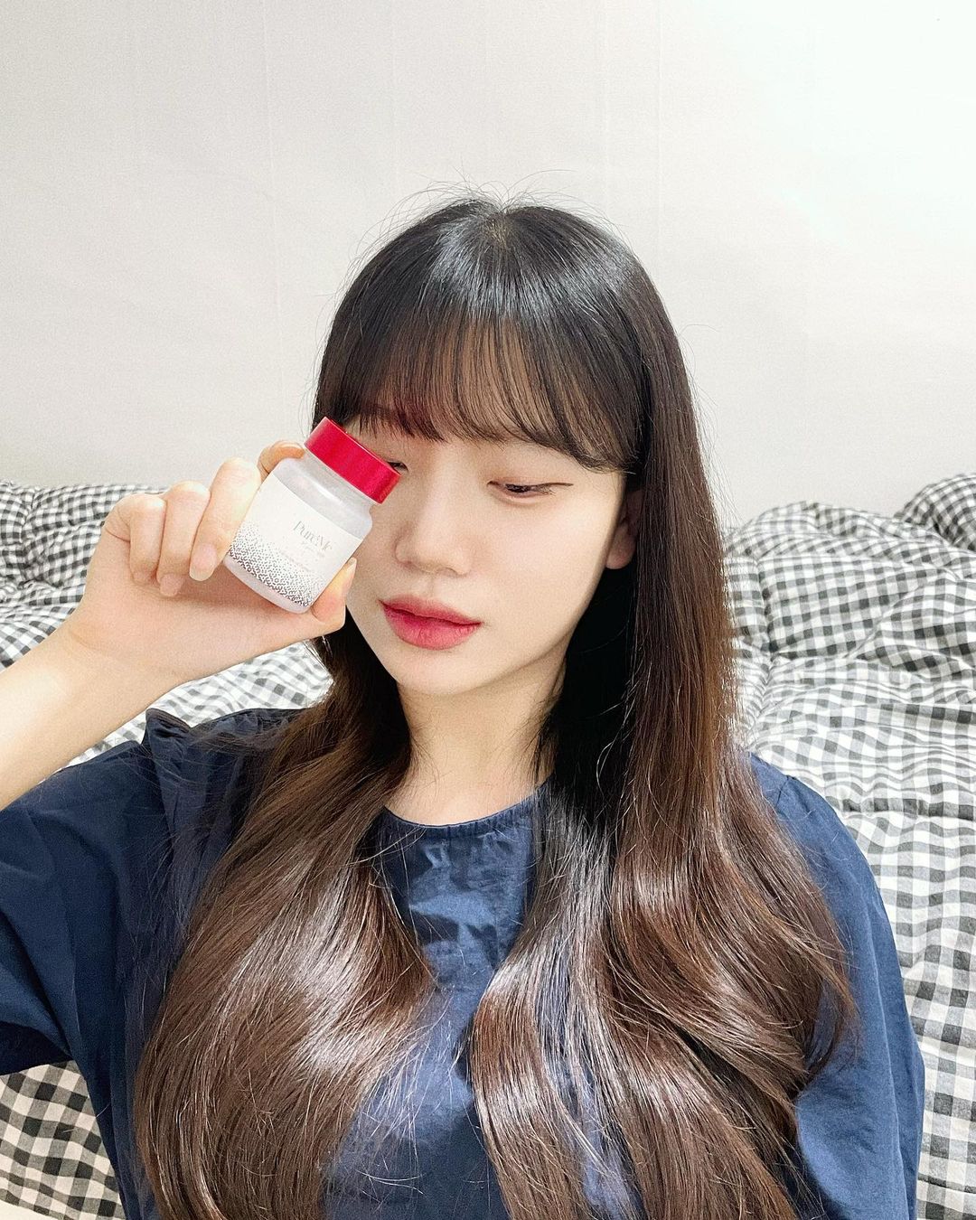 김지연 on Instagram: “#광고 이너 클렌징으로 나의 라인 찾기 !! 여름 준비로 브이퓨 먹으면서 내 안의 라인 찾는 중 ! 이 제품 좋은 점 1. 동물 실험이 없다는 점👍🏻 2. 갑작스러운