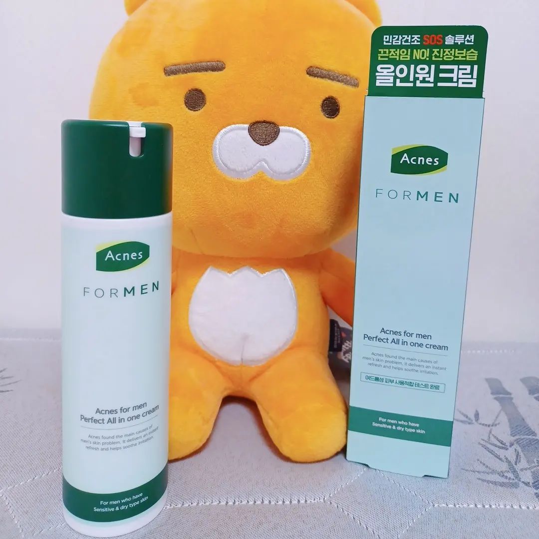 송현수 on Instagram: “남성분들을 위한 기초화장품을 사용해봤어요 남자들 스킨 바르고 로션 바르고 미스트 뿌리고 등등 기초만 하는것도 엄청 귀찮아 하시는 분들 많죠? 딱 그 귀찮음을 한