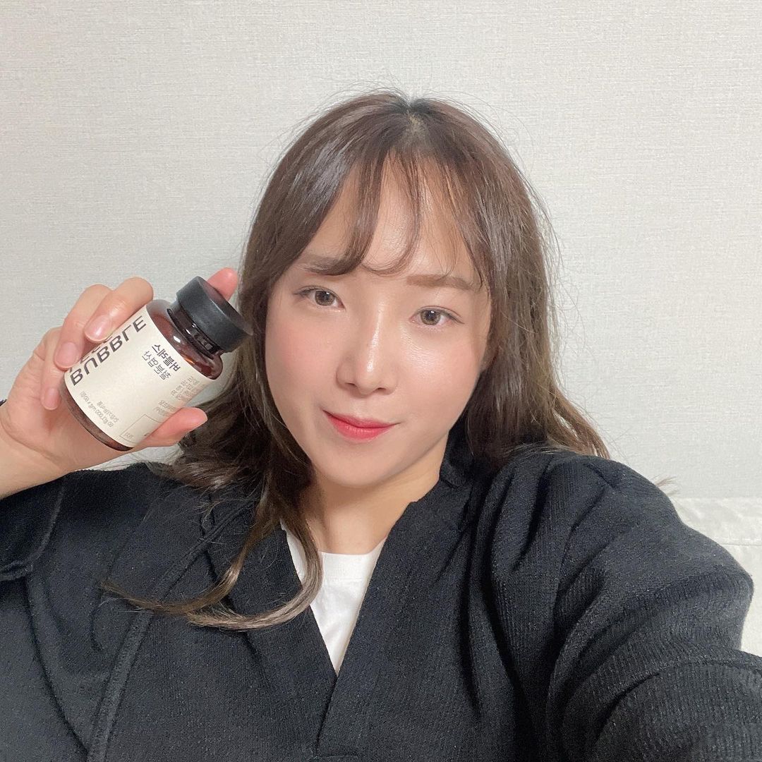 민채아 / ᴍɪɴ ᴄʜᴀᴇ ᴀ’s Instagram post: “#광고 #협찬 ⠀ ⠀ 철분제 먹어본 사람들은 다 아는 철분 특유의 비린맛을 포도향으로으로 잡은 영양제라 누구나 간편하게 섭취 가능해요🙌🏻
