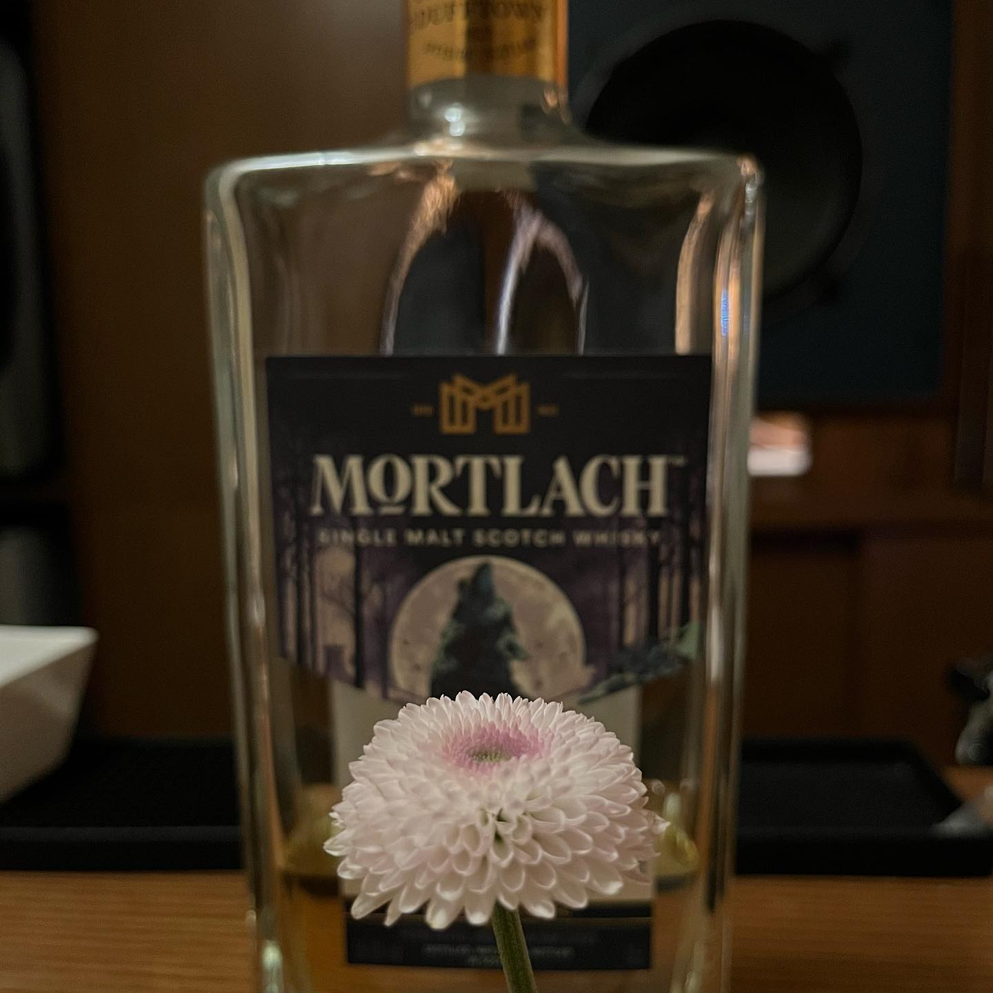 올 때마다 기분 좋은,
아내 선배가 운영하는 위스키바

#brownstudy #sangsu #whisky #mortlach #그르렁그르렁그르렁대