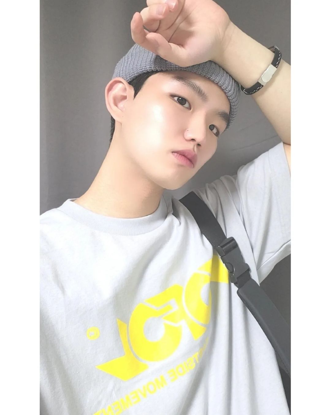 선 on Instagram: “#광고 #협찬 편안하게 입을수 있는 반팔티! 재질도 부드럽고 매우 만족 만족 #나이키 #dickies #stussy #carhartt #newbalance #adidas #10deep #patta #kith #supreme #offwhite…”