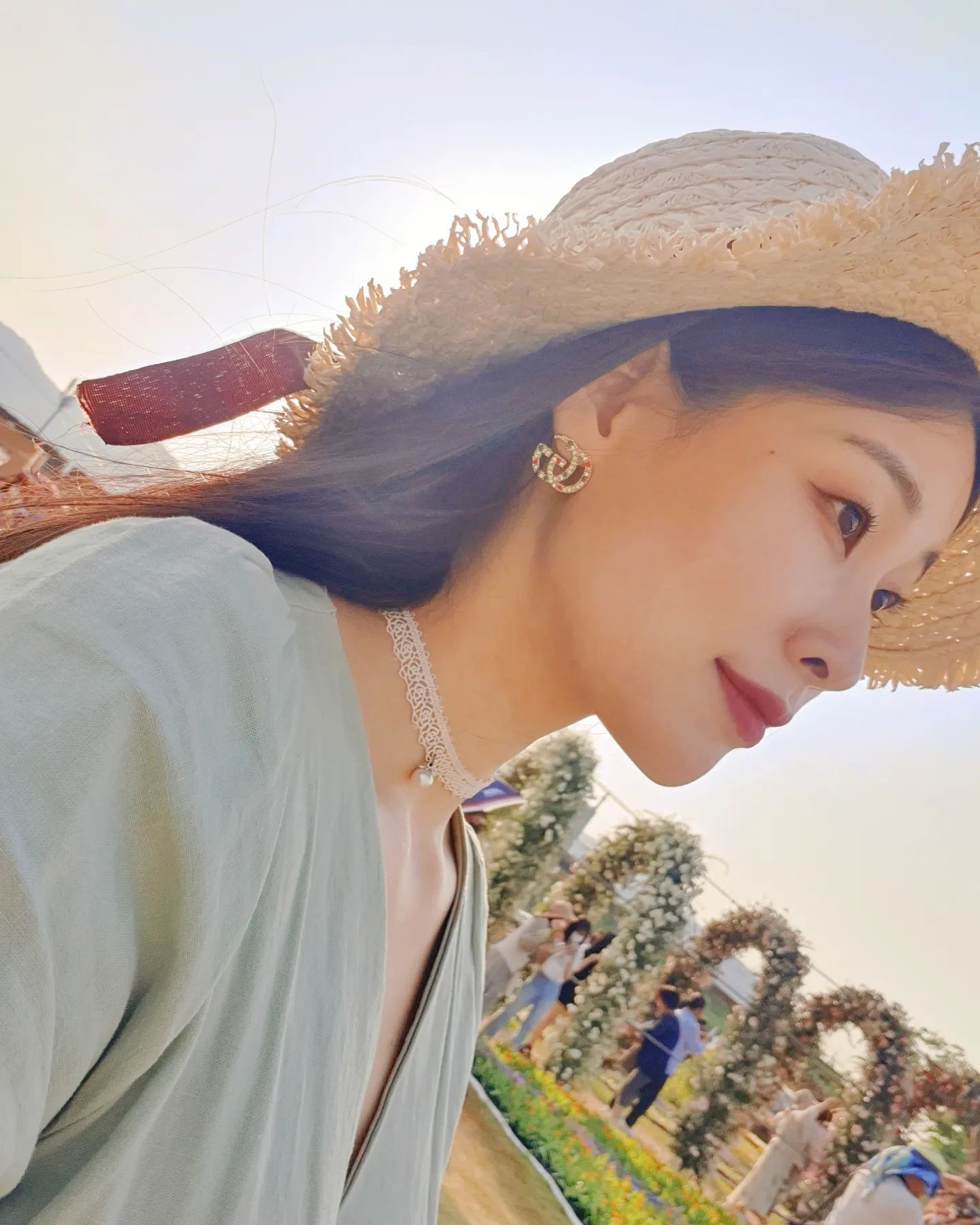 사진은 많이 찍었는데 계속 밀리는중..
저 머리도 잘랐는데 아직 자른 사진은 올리지도 못했다요,,

언제 다 올리져😹

해야될것들이 있는데 날씨도 덥구
오늘은 뭔가 의욕이 안나서
침대에서 굴러다니고만 싶네용🤪

요럴때 극복하는 나만의 꿀팁 알려주세요!🐈‍⬛

 
주말 잘 보내세용 녀러분!!🥰
답방은 천천히 가도록 할게욥..총총총💓💓
 
 

 

#fff4fff #좋아요답방 #반사 #맞팔로우 #WE #nothing #anything #something #mintgreen #더워 #hotsummer #lflfff❤ #미루지말자