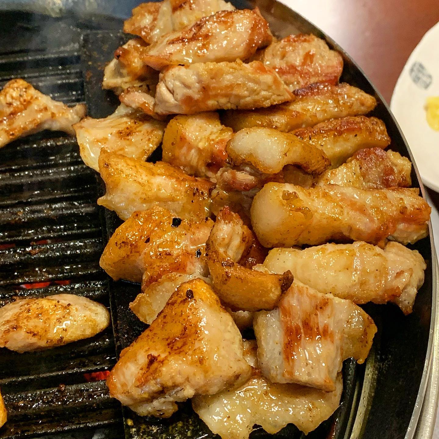 고반식당 상무점
직원분께서 고기 맛있게 구워주신닷
#상무지구맛집 #상무지구고기집 
#고반식당 #삼겹살맛집