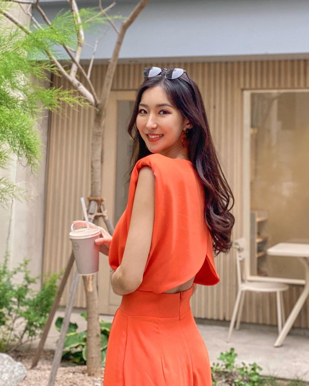 박혜빈 손모델/바디모델 🎥 on Instagram: “#광고 🕶 #S7ILUVU 🌞 요즘 낮시간에는 자외선이 너무 강해서 자외선 차단 선글라스로 시력보호 꼭 해주려고 하는