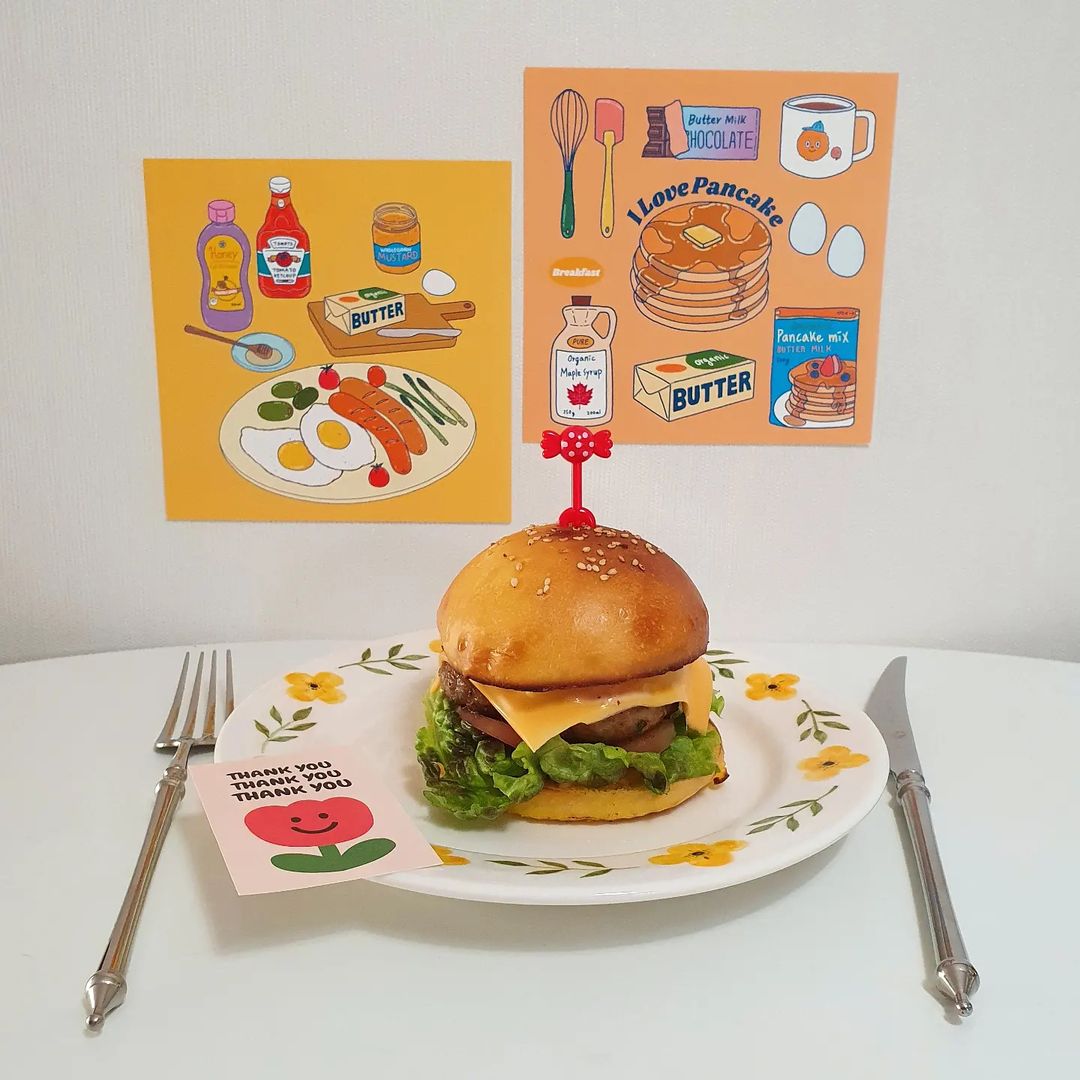 🎂홈베이킹 쪼아🎂 on Instagram: “#제품제공<벨렘 커트러리🍴 & 햄버거🍔> @objectory107 오브젝토리107의 벨렘 커트러리와 직접 만든 수제버거를 플레이팅 해봤어요💕 조만간 햄버거를 만들