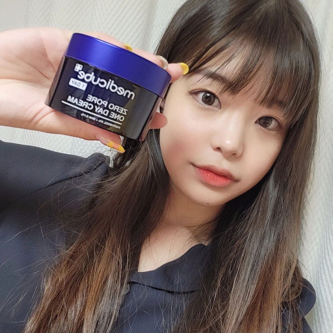 강은혜 on Instagram: “#광고 제가 찐으로 애정 하는 💙메디큐브💙 ❣️제로 모공 원데이 크림❣️을 소개합니다😍 단 1일 사용만으로 리프팅 되는 효과를 느끼실 수 있는데요😳❤️ 실제