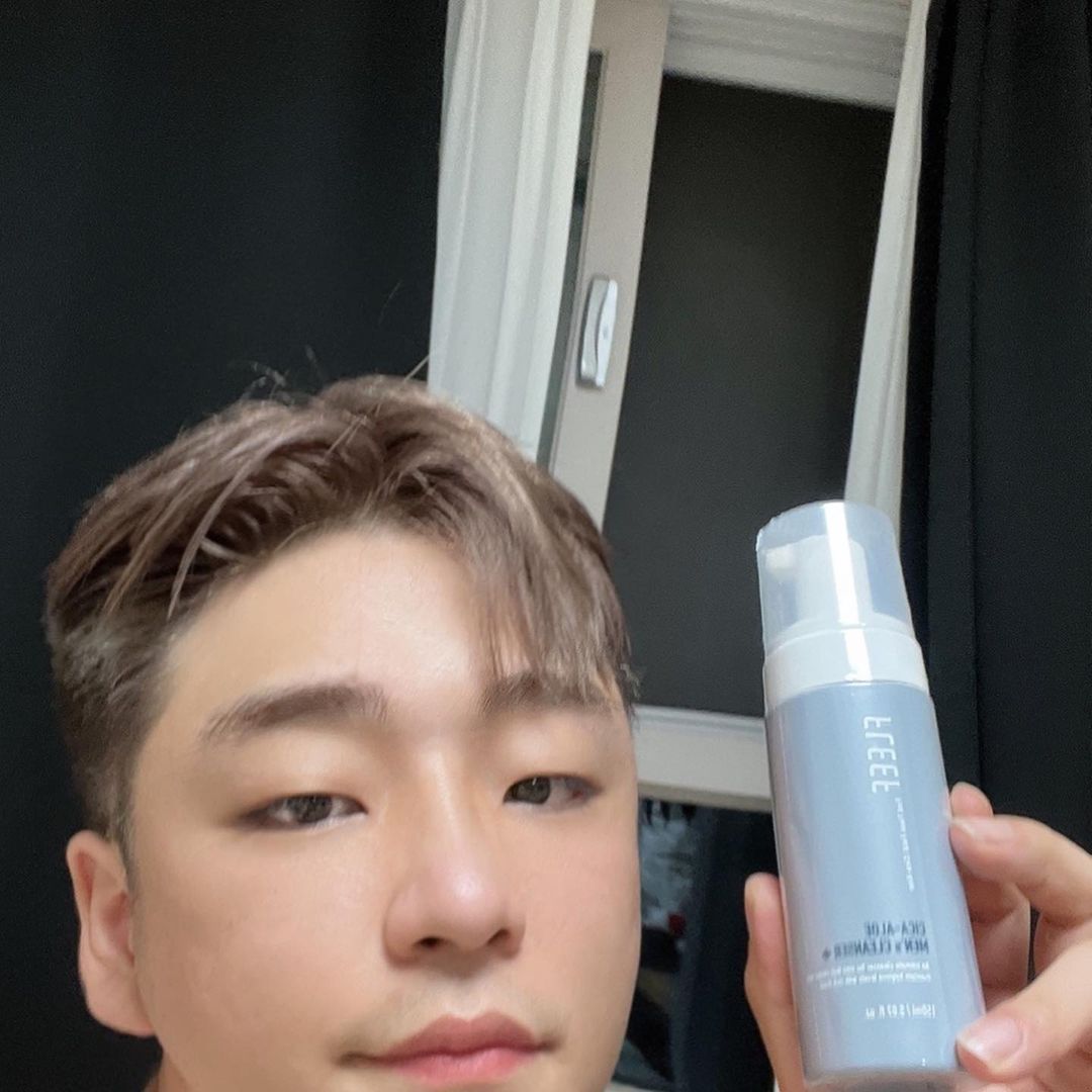김뿌잉 on Instagram: “#협찬 더운여름 땀과 잦은 샤워 시카알로에가 함유되어 있어서 열이 많고 습한 남성들의 Y존에 쿨하게 진정케어를 도와주는 청결제 제품이에요! 상쾌한 느낌