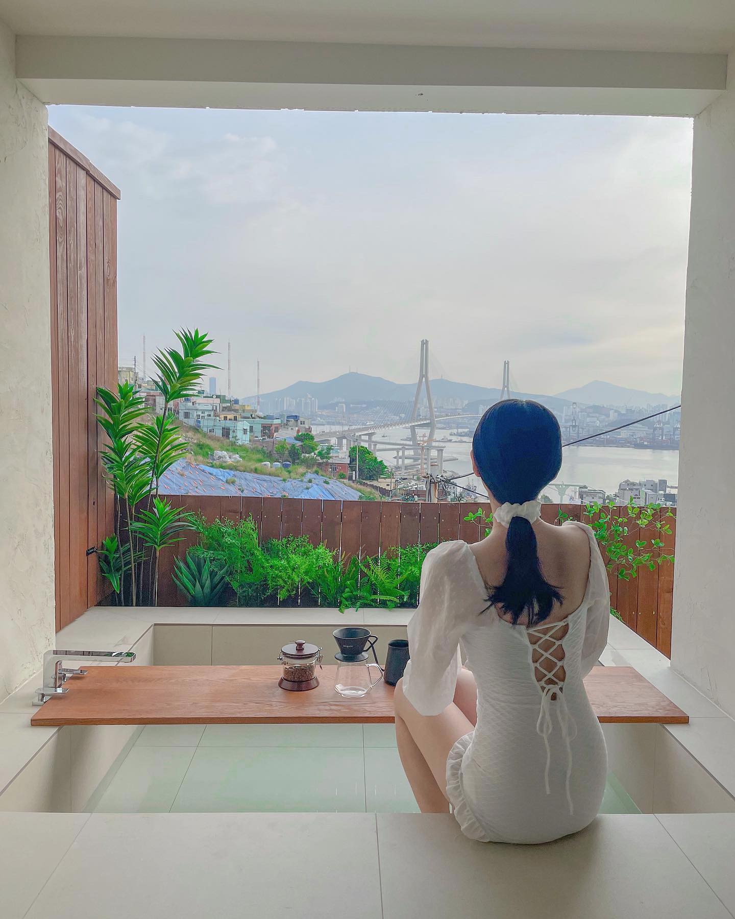 모닝커피 마시면서 노천탕 즐기기💙
이게 바로 힐링이죠☺️
