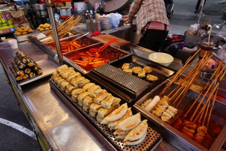 [부산여행] 남포동 BIFF거리에서 주전부리 사먹음 (떡볶이, 물떡, 만두, 씨앗호떡)