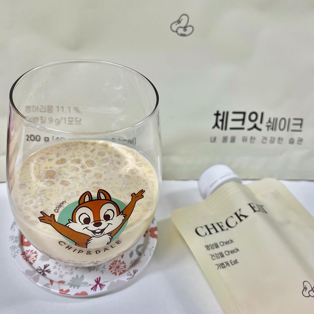 새 롬 on Instagram: “#협찬 ⠀ ⌜𝐂𝐇𝐄𝐂𝐊 𝐄𝐀𝐓⌟ 체크잇 쉐이크🥛 ⠀ 𝐂 : 𝐂𝐨𝐦𝐩𝐨𝐧𝐞𝐧𝐭 꼼꼼하게 구성한 𝐇 : 𝐇𝐞𝐚𝐥𝐭𝐡 𝐁𝐚𝐥𝐚𝐧𝐜𝐞 균형잡힌 건