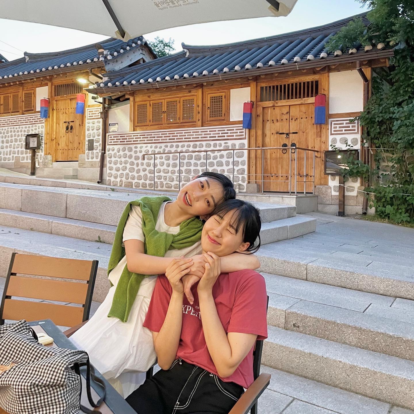 .
몇 년만에 만나도 마치 어제 본 듯, 익숙한 편안함 🧸
#동기사랑나라사랑
#TBT (ㅋㅋㅋㅋ)