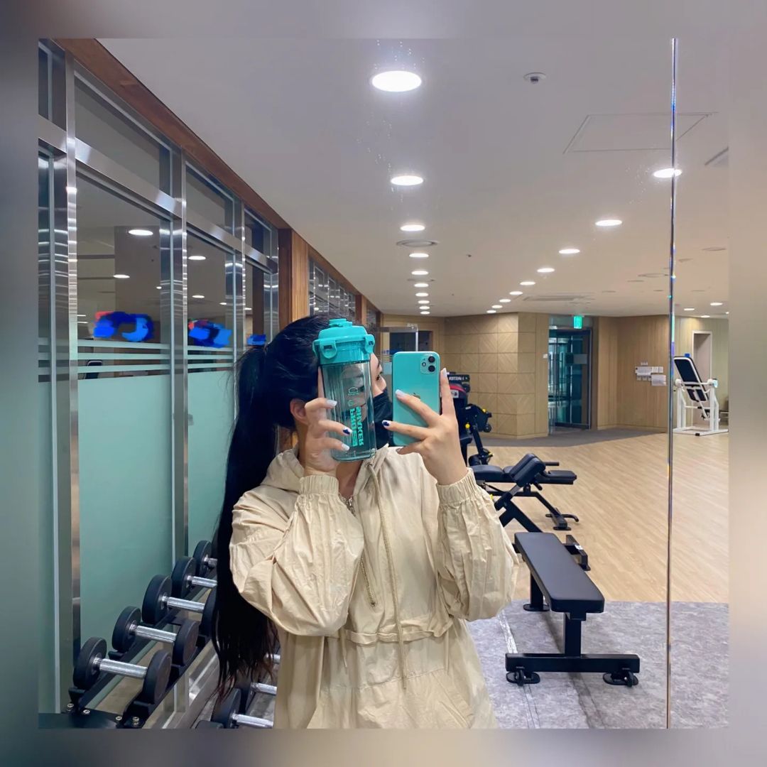 김소영 on Instagram: “#광고 #협찬 #트라이탄 ♦️락앤락 프로쉐이커 트라이탄♦️ 제품만을 제공받아 작성된 리뷰입니다 다이어트 다시 시작하면서 좋은 기회로 접하게 된 쉐이커보틀🥰 프