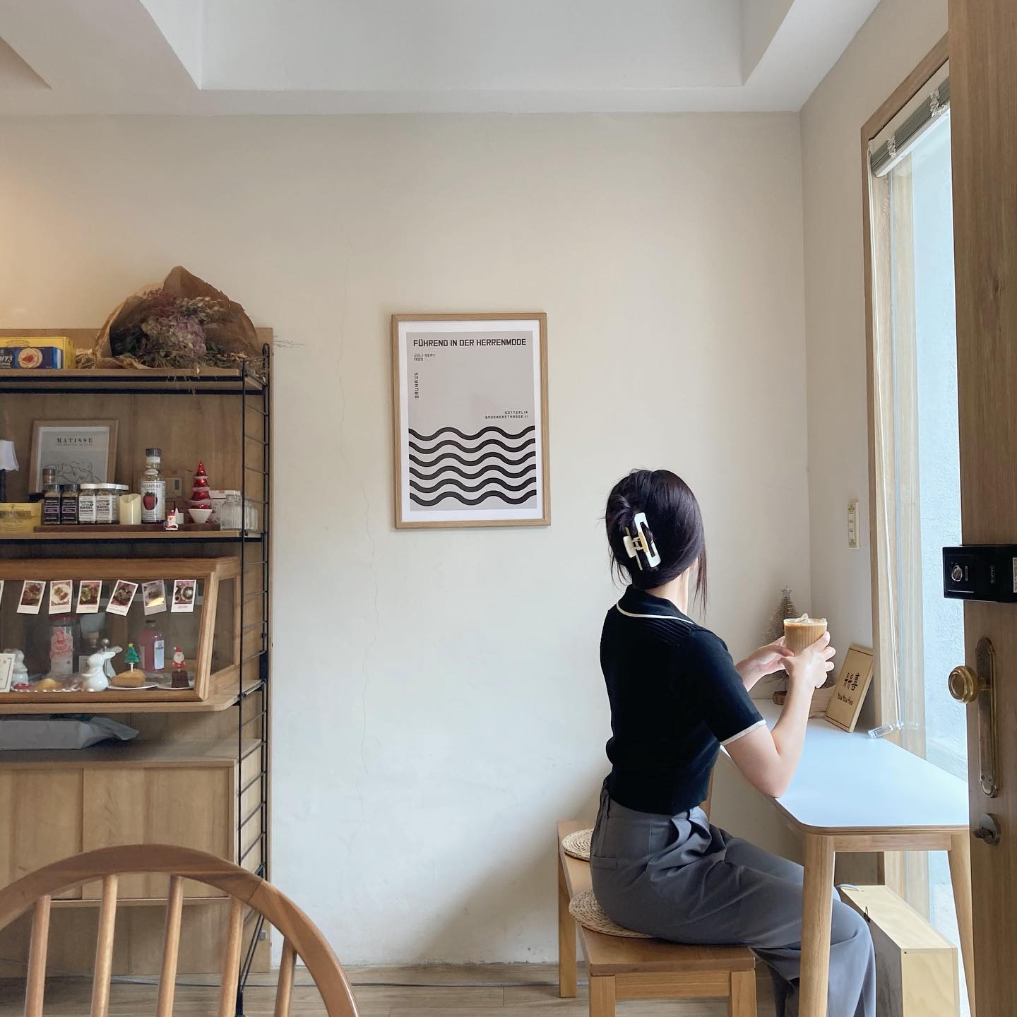 브런치 • 와인 • 커피 등 다양하게 있고 
카페는 아담하지만 분위기는 따듯하고 아늑했던 유유희 ➰

▫️유유희한남 

▪️서울 용산구 독서당로20길1-8 

#브런치카페 #샌드위치 #한남동카페 #유유희한남
