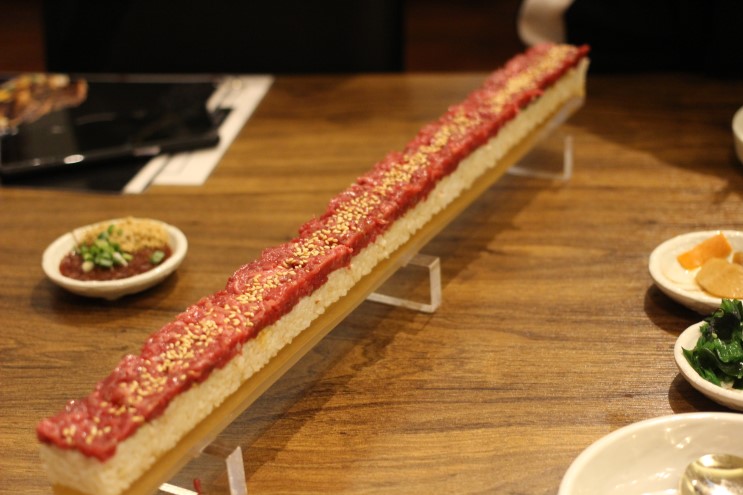 명동 고인돌갈비/55cm육회초밥/한우떡갈비 맛집, 고요남 명동점