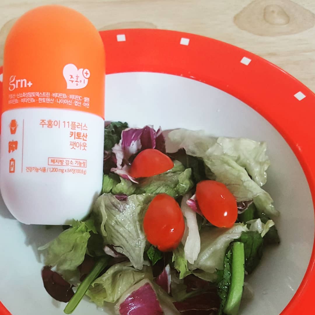 @_devil.jin_ shared a photo on Instagram: “GRN 주홍이 11플러스 키토산 팻아웃 이번겨울에 너무많이먹어서 살이너무쪄버림 😥😥 단기간살을빼야하는데 건강한 다이어트보조제가 뭐가있을까하다 GR