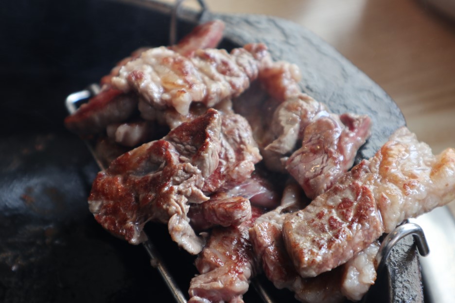[사당역소고기] 소고기 육즙이 살아있다! 회식장소로 딱이야 '웃찾소'