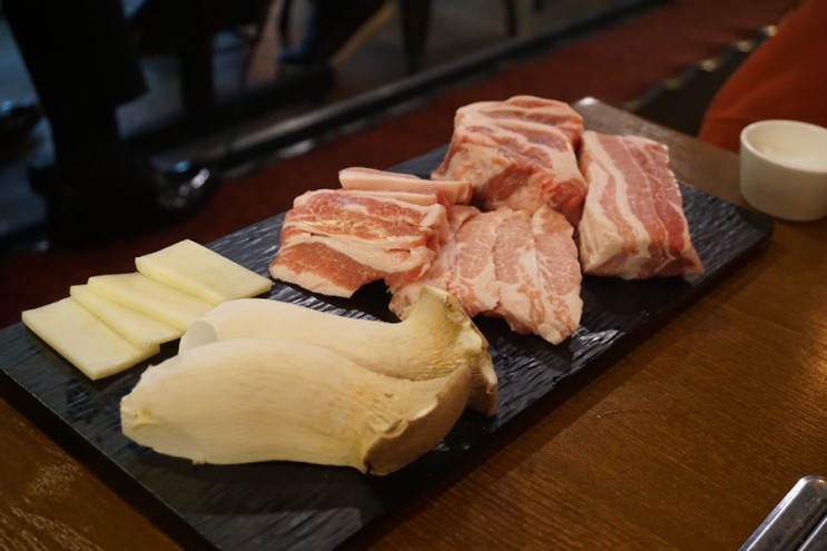 강남맛집 : 회식하기 좋은 신논현맛집 추천, 와인과 삼겹살 콜라보, 돈두툼 !!