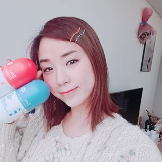 @jennyguri on Instagram: “건강하게 살빼기! 나이 먹어 쫄쫄 굶는 다이어트는 건강에도 좋지 않을뿐더러 보기 흉하게 살이 빠진당😱  식단관리로 부족해지는 영양소는 채우고 체지방 분해와 배변활동은 도와주는 grn! 천둥이는 장을 상쾌하게 비울 수 있게 도움주고, 다홍이는 체지방…”
