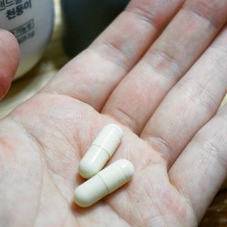 천사맘 on Instagram: “사진찍을때 넘 살을못빼서 이젠 진짜 버닝하기로함 내일 마라톤감ㅋㅋㅋ 꾸준히 운동해야지 :) 식단관리하면 유산균은 필수^^ #천둥이 #다홍이 #천둥이다홍이 #다홍이천둥이 #지알엔다홍이천둥이 #grn #지알엔 #다이어트 #홈쇼핑 #완판#변비탈출 #쾌변,…”