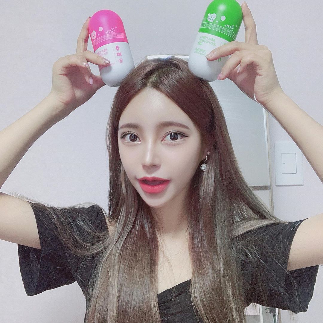 ᴊɪɴsɪʟ on Instagram: “- 클린 24시간 안먹으니까,,다시 군살이,,-_-! 그나마 분홍이,초록이로 관리중 ♡ 확실히 눈바디 찍으면 군살이 줄어든걸 느낄 수 있었어요 ~! ⠀ 클린24시간 2차 공구 언제 하냐고 다들 문의 많이 주시는데 지금 엄청 조르는 중 입니다 ㅠㅁㅠ…”