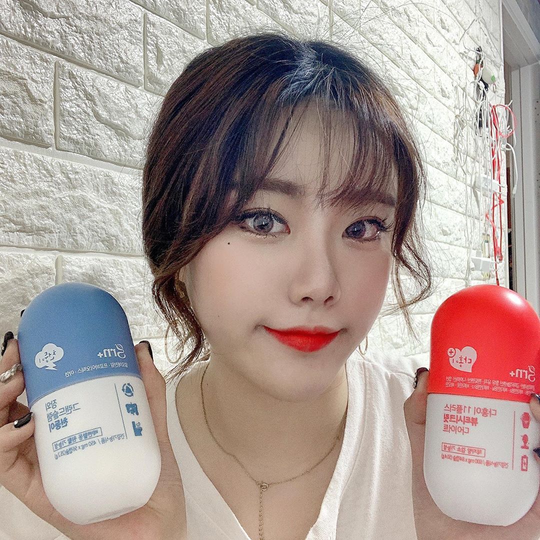 다영 on Instagram: “요즘 맨날 가방에 넣어다니는 ✨GNR 다홍이+천둥이 . . 배변활동도 활발해지고 몸도 가벼워지고 분명 저녁까지 다먹고 더챙겨먹어도 조금씩 빠지는 이유좀...🤭 보라탕국 이런건 효과도 없었는데 역시 GRN! 감사함이당♥️ . . #grn #지알엔…”