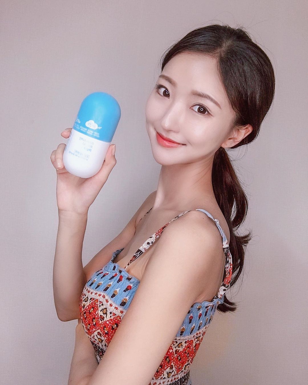 모델 박혜빈 / Model Heaven Park on Instagram: “🙏🏻하늘하늘한 몸매로 만들어주세요 🧞‍♂️#grn하늘이 💙 . 잠들기 전, 하루 한 번! 3알만 먹으면 되니까 빼먹지않고 챙겨먹을 수 있어서 참 간편하고 좋아요👍 . . . #grn #지알엔 #grn다이어트 #grn하늘이 #다이어트하늘이…”