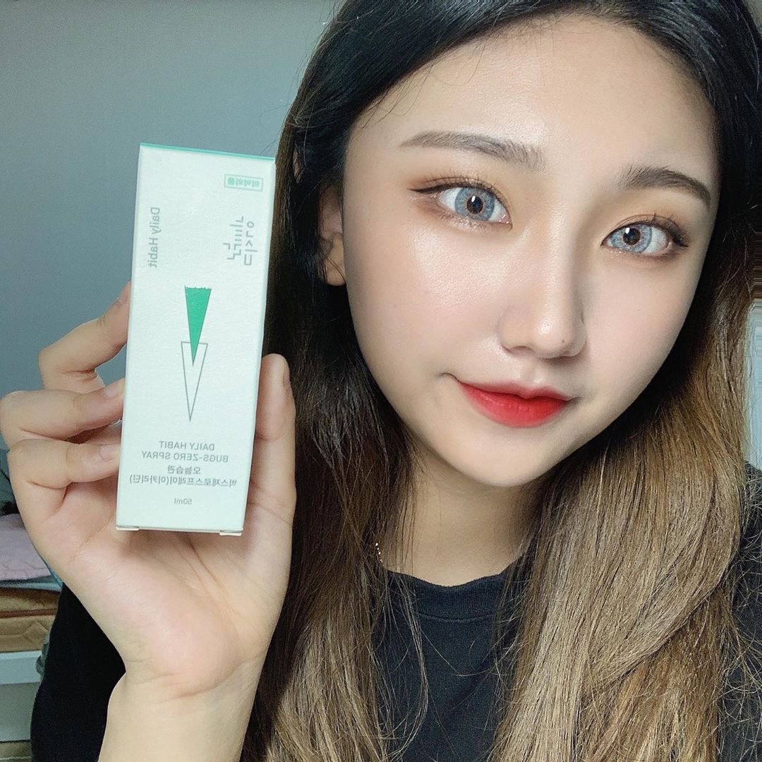 @y_ullliil_528 on Instagram: “요즘 모기 너무 많이 물려서 모기기피제 사용중인데 너무 좋당 ➿  식약처 인증 벌레기피 유효성분 이카리딘 인공향료도 없고 유해성분도 없어서 임산부도 안심하고 사용가능 할 정도로 순한 제품이고 6개월 이상 아이들, 반려견도 사용가능 ! 한손에 잡히는…”