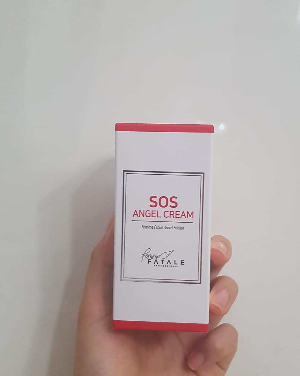 신정윤(03.07.09) on Instagram: “좋은 기회로 써보게된 #sos엔젤크림 승모근이랑 목 뒤쪽에 발라주면 발열감이 있으면서 다음날 아침 개운해진다! 많이 걷거나 알 생겼을때도 관절에 발라주고 자면 끝~!한방성분이라 눈주위를 피해서 얼굴에도 발라도된다고 한다!나는 극예민피부라 턱선라인에만…”