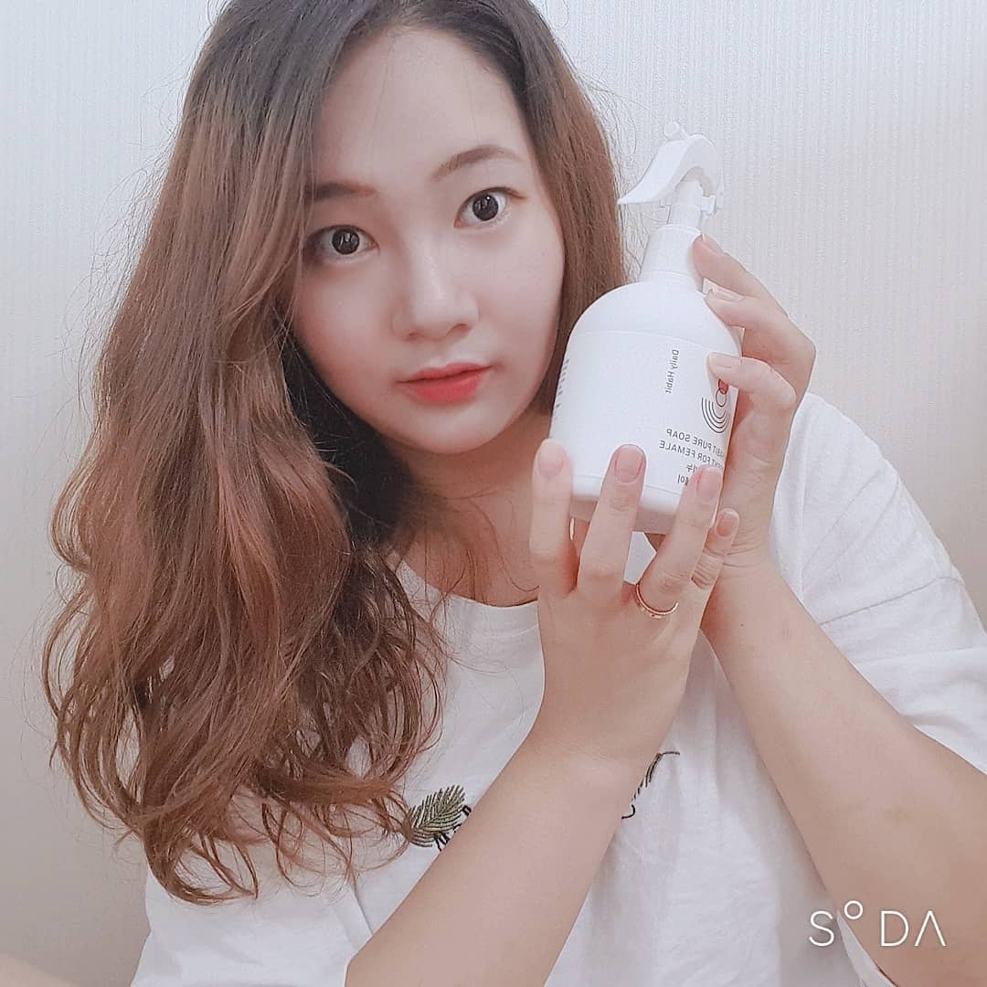 이수연 on Instagram: “여성속옷이자 애기들 옷도 가능하고 얼룩도 가능한 여성속옷스프레이!! 지금은 요가 옷 세제로 사용하고 있는데 진짜 너무 좋아용💜 원해 요가옷은 물로만 세탁을 해야하는데 어딘지 모를 찜찜함,,, 그래서 친환경세제에 순하다보니 이 세제로 하면 깨끗한…”