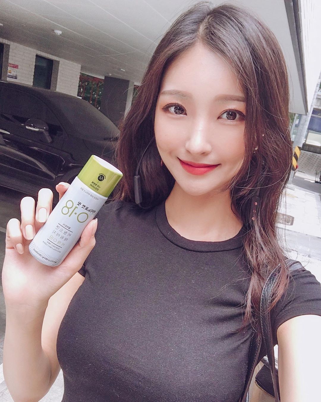 모델 박혜빈 / Model Heaven Park on Instagram: “비온 뒤 맑음 ☀️ . . #아미노트리 #아미노포켓핏 비웠으면 채워야지! 가방에 하나씩 넣어다니고 있는데요 :) 상큼달콤 주스맛이라 짱맛!🍹 🍋 비타민C가 다량 함유된 깔라만시와 18종 아미노산이 포함된 실크펩타이드로 단백질과 비타민을 한꺼번에…”