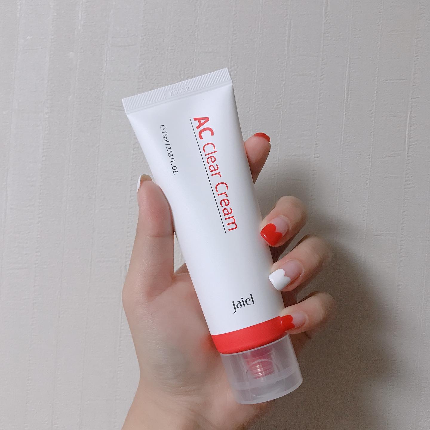 <자이엘_AC클리어크림 플러스>
일주일정도 사용해보면서 가장 좋았던 점은 바른후에 마무리 감이 끈적임 없이 깔끔해요! 크림이다보니 보송한 정도는 까지는 아니고 정말 깔끔!! 향은 진하지 않구 다음날 화장이 잘먹습니닿ㅎㅎ 👍👍
_
#성인여드름 #화농성여드름 #여드름화장품 #자이엘 #AC클리어크림플러스 #파우더룸 #파우더룸이벤트 #파우더룸체험단 #powderroom #제품제공
