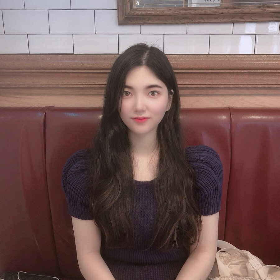 지수찌(20) on Instagram: “힘없고 가는 머리카락 ㅜ 머리도 긴데 자주 빠져서 숱도 별로 없다 ㅠㅠ 그래서 먹게 된 이제품! 이 제품은 양약의 부작용 걱정없이 모발을 관리할 수 있도록 만든 100% 자연원료라서 걱정없이 먹을 수 있었다…”