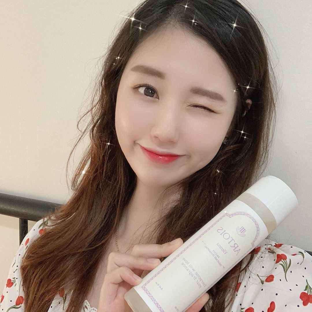 바니블리 on Instagram: “⠀ ⠀ 샴푸하면 퍼퓸이쥐(͡° ͜ʖ ͡°) 💓 샴푸하나 바꾼것 뿐인데 자꾸 향수뭐냐고 물어보기 실화?! 나만 알고싶은 비밀병기라구🤦🏻‍♀️ ⠀ ⠀ ⠀ ⠀ ⠀ ⠀ ⠀ #아르투아샴푸 #천사연구소 #아르투아 #샴푸추천 #퍼퓸샴푸 #향기좋은샴푸 #향수샴푸…”