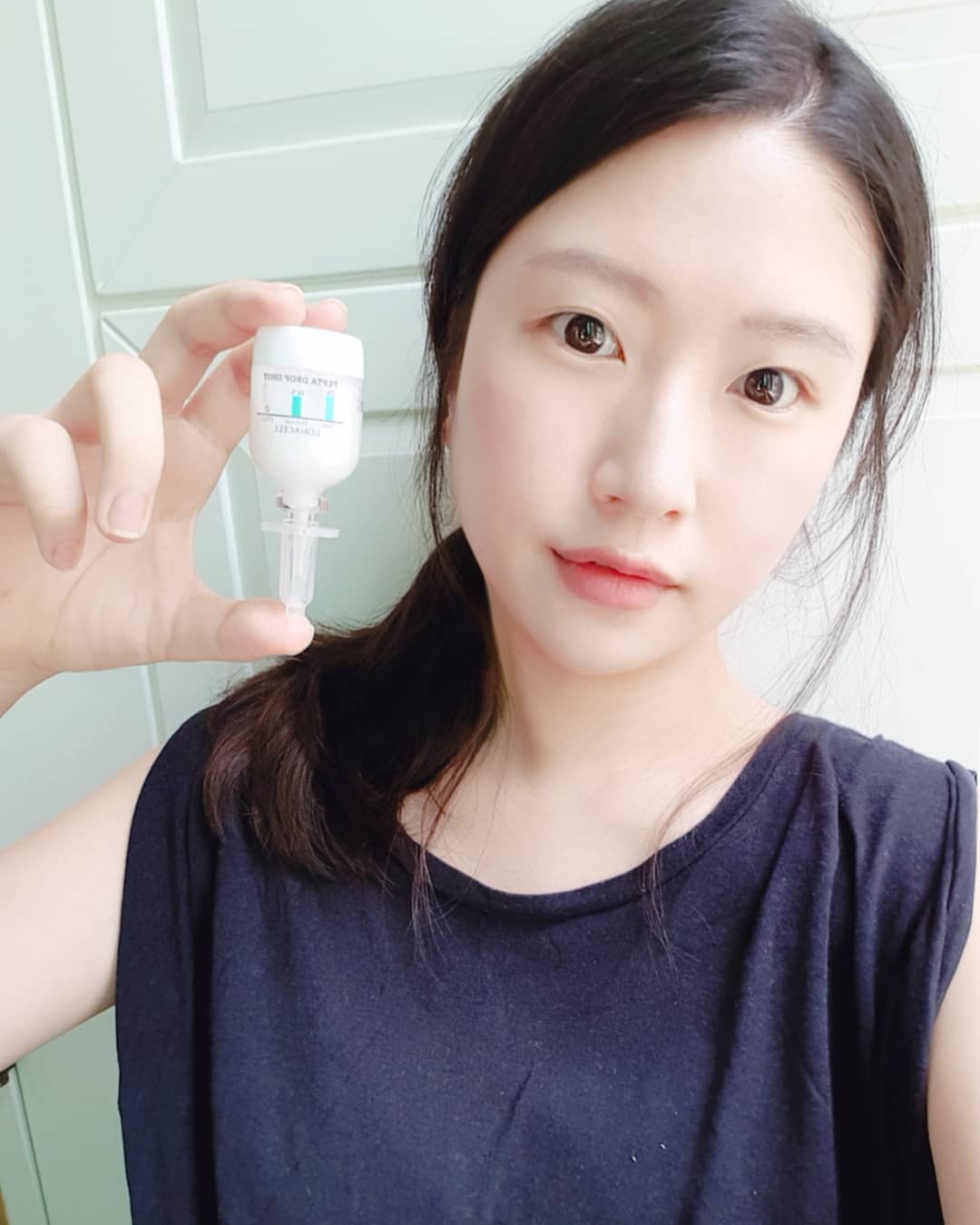 🐥🌹여냐.💕👸🏻 on Instagram: “-로하셀 펩타 드롭샷 앰플  피부 탄력향상에 도움을 주는 펩타이드, 콜라겐과 에버라스팅꽃🌼 피부진정, 피부 당김 현상을 완화시키는데 도움을 주는 월계수 잎 추출물이 함유된 펩타 드롭샷 앰플❣게다가 미백과 주름개선 2증 기능성도 포함되어 있음✔️ 전…”