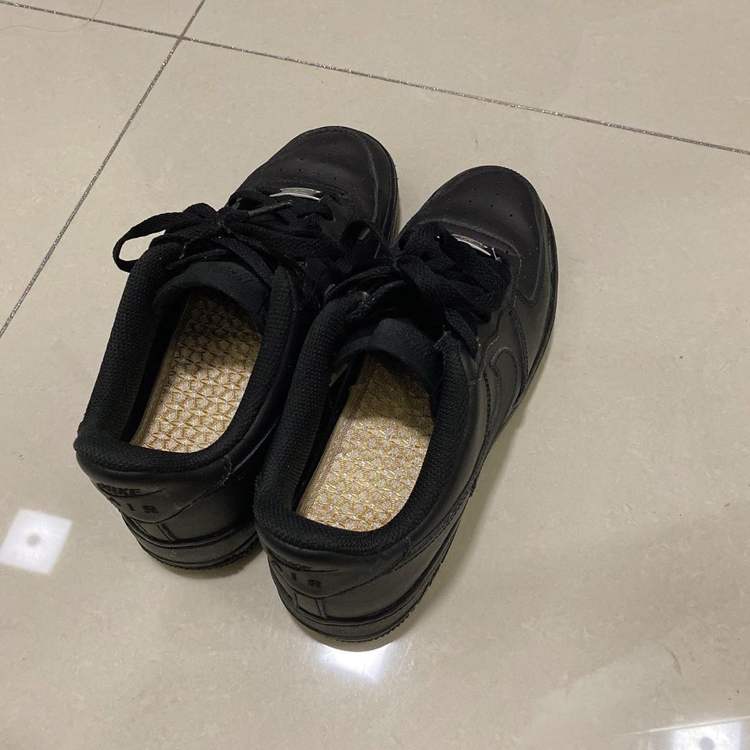 가온이네🏡 on Instagram: “ღ ⠀ 우리신랑 출퇴근 신발에 쏙쏙! ⠀ 천연복합마원단 소재로 통기성에 냄새까지 잡은 신기한 신기깔창🖤 ⠀ ⠀ ⠀ ⠀ ⠀ ⠀ ⠀ #신기깔창 #발냄새깔창 #발냄새없애는법 #발냄새케어 #발땀 #발땀케어 #냄새깔창 #깔창냄새 #신기한신기깔창 #마소재깔창…”