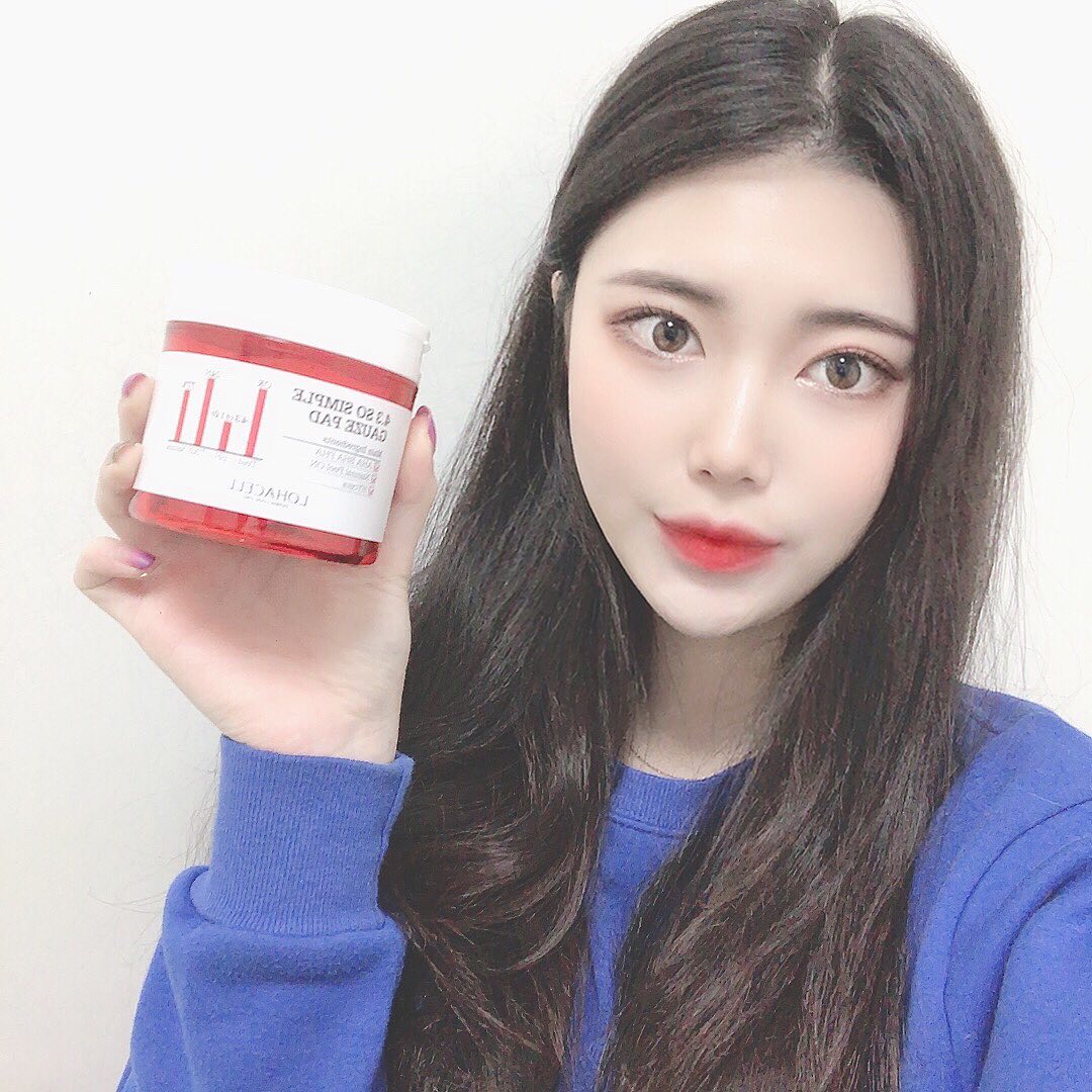 예림 on Instagram: “🚨로하셀 피부재난응급패드🚨 4.3 쏘심플 거즈 패드! 아침엔 피부결 정돈할 때 사용, 수정화장 할 때도 사용, 메이크업 지우고 잔여물 제거에도 사용❗️ 모공에 쌓인 화이트, 블랙헤드 제거에도 효과 있는 착한패드❤️ PH4.3밸런스 케어로 피부 밸런스…”