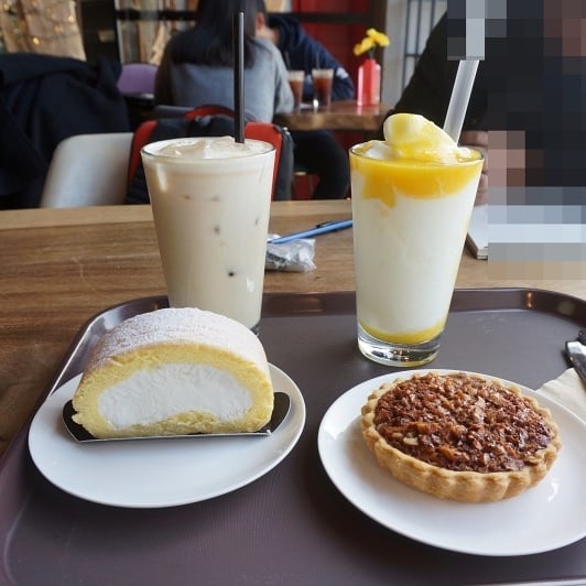 #청주외곽카페#베이커리카페 #카페308#피넛라떼#망고요거트스무디#신천지