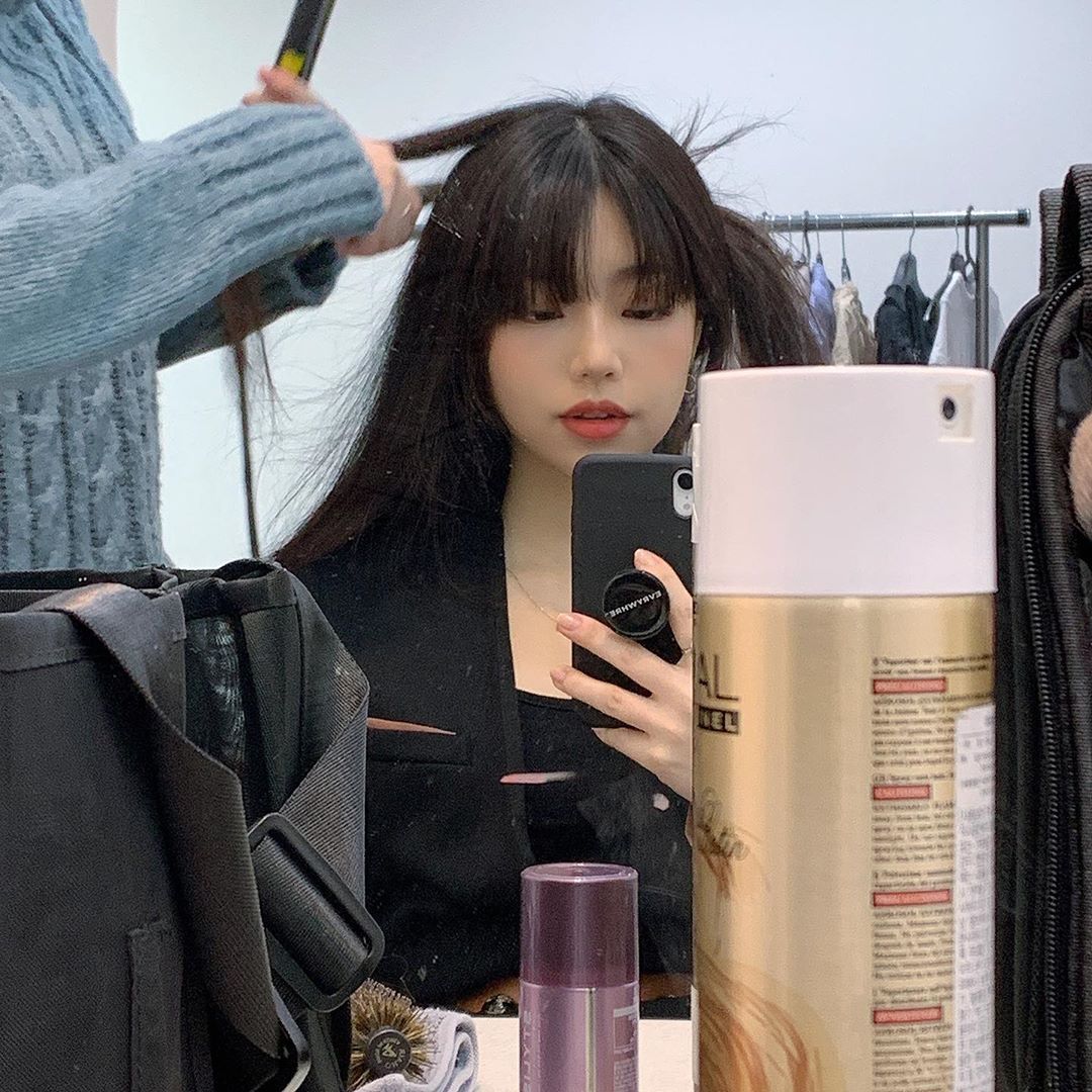 힂니 on Instagram: “프로필 찍고 왔지롱🙈
헤메도 원하는대로 잘 해주시고 촬영도 너무 편하게 해주셔서
재밌게 찍고 왔다요 ㅎㅎ
보정 잘 부탁드립니다🙏🏻❤️
#성수동스튜디오 #연예인프로필촬영 #전문가프로필촬영 #AD”