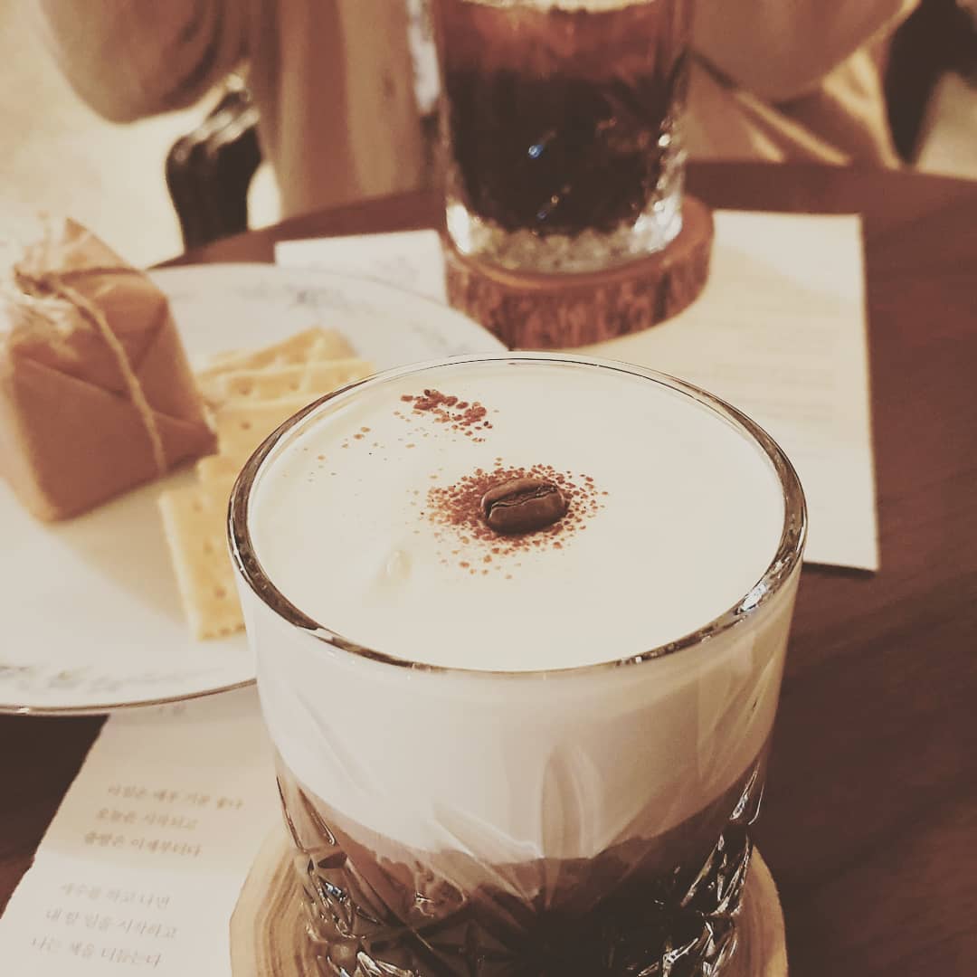 오랜만에 온 미아사거리

나름유명하다고해서 왔는데 커피랑 치크케잌 너무 맛있는.....역시 유명한곳은 이유가있어

#카페시집#미아사거리카페#미아카페#수유카페
