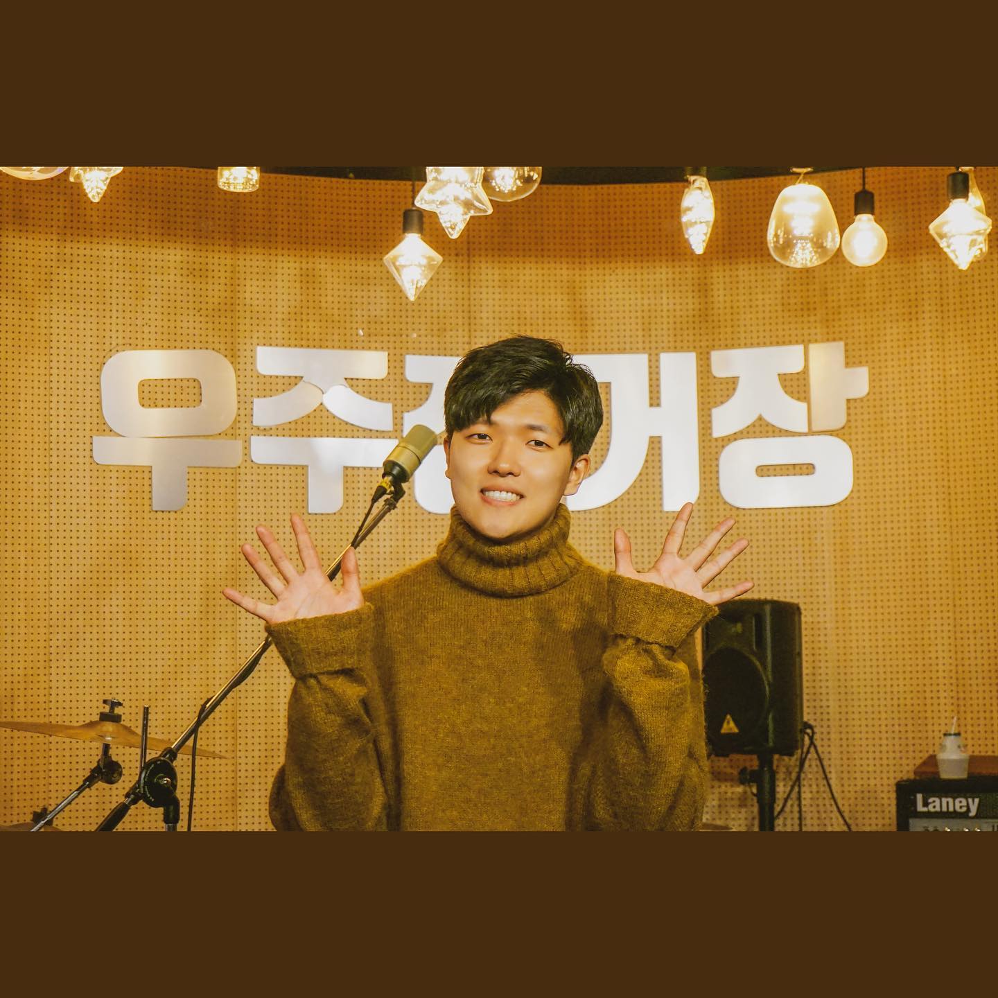 _
⠀
구교민밴드는
현시간부로해체금지
⠀
내가 뭘 좋아하는 사람인지
다시금 깨닫게 해준 시간들
⠀
함께해준 친구들
와주신 모든 분께
다시 한번 감사