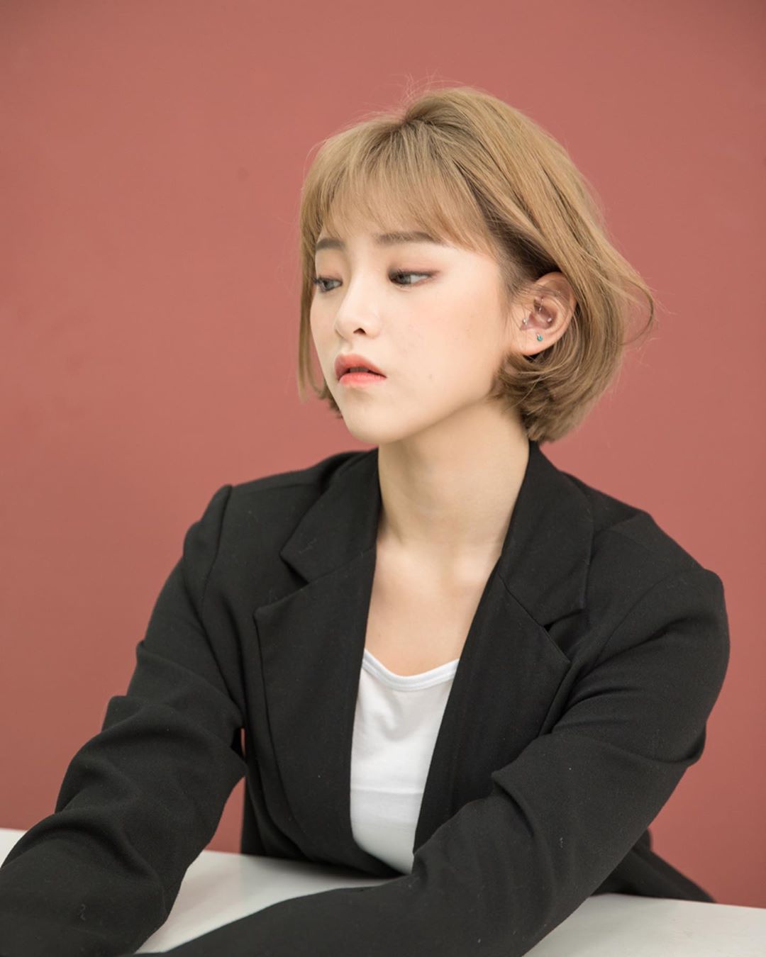박선영 on Instagram: “20.9살 마지막 기록 :-) ♥ .
.
#낫낫스튜디오#프로필#리뷰쉐어#ad”