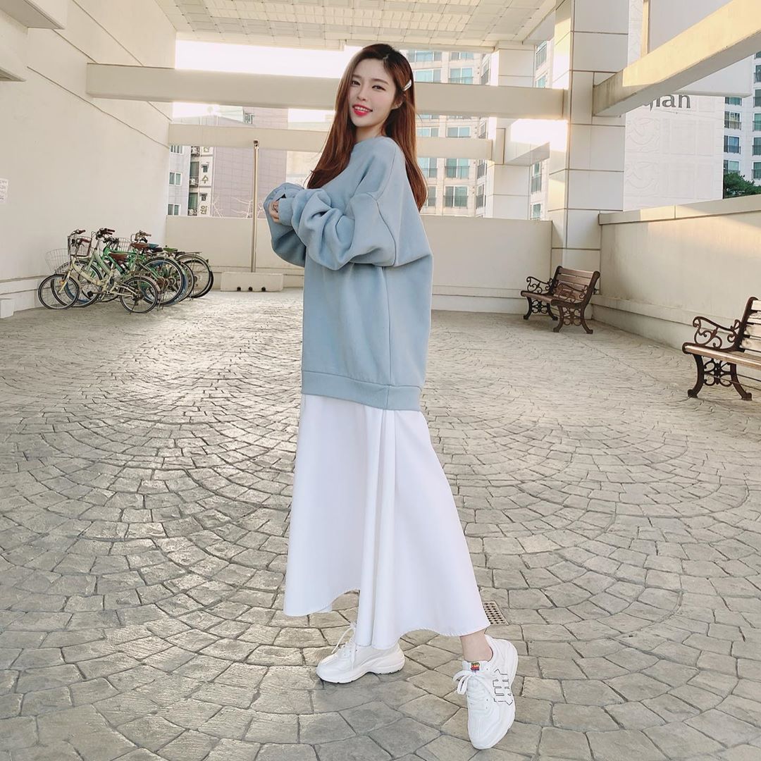 오늘 뭐 먹지? 🎶 on Instagram: “콩만한 키를 커보이게 만들어준  어글리슈즈님께 감사의 인사 드립니댜🙏 이만 저녁 먹으러 총총총🎶 - - - - -…”