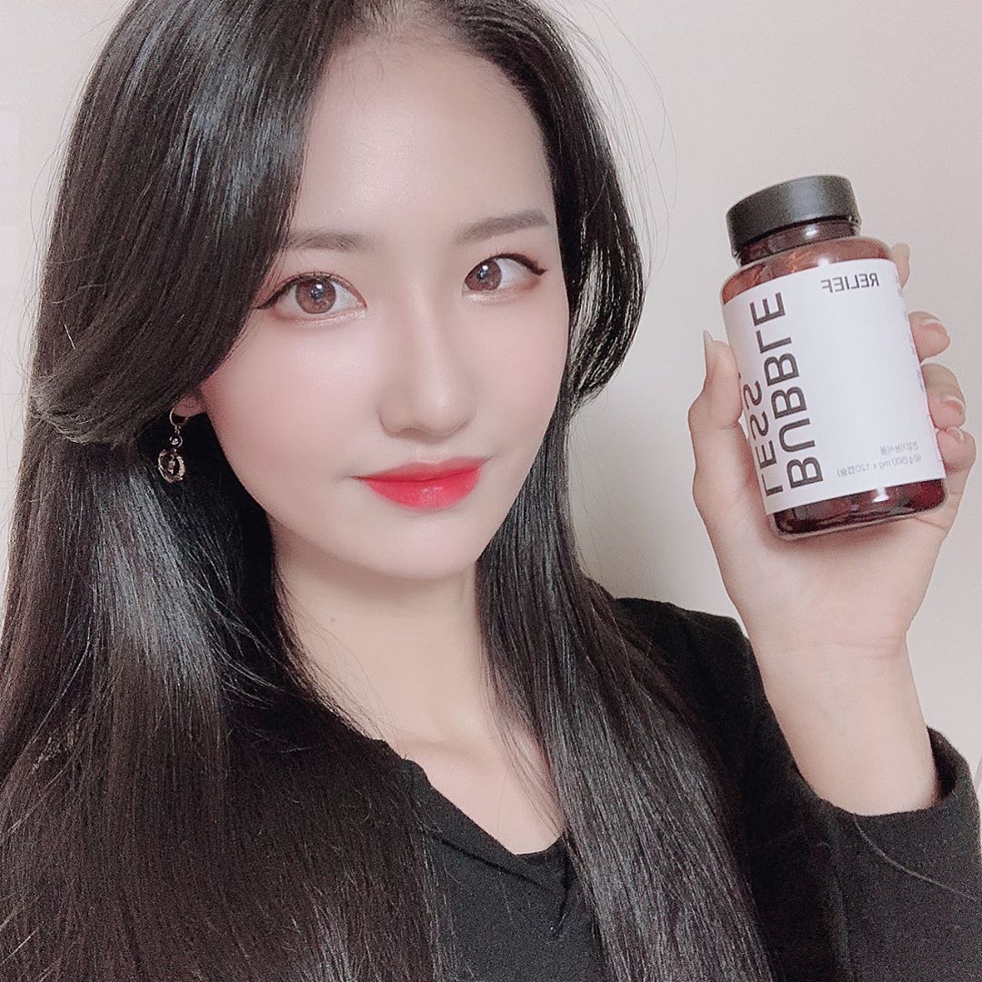 @s._.miiing on Instagram: “🍬버블레스 릴리프🍬
한 달에 한 번씩 그 날 다가올 때마다 나 엄청 예민해지는데 이런 나한테 필수품ㅠ
감마리놀렌산+비타민c+테아닌 성분까지 완벽! .
.
.
#버블레스 #버블레스릴리프 #생리전증후군 #월경전증후군 #감마리놀렌산 #ad #리뷰쉐어”